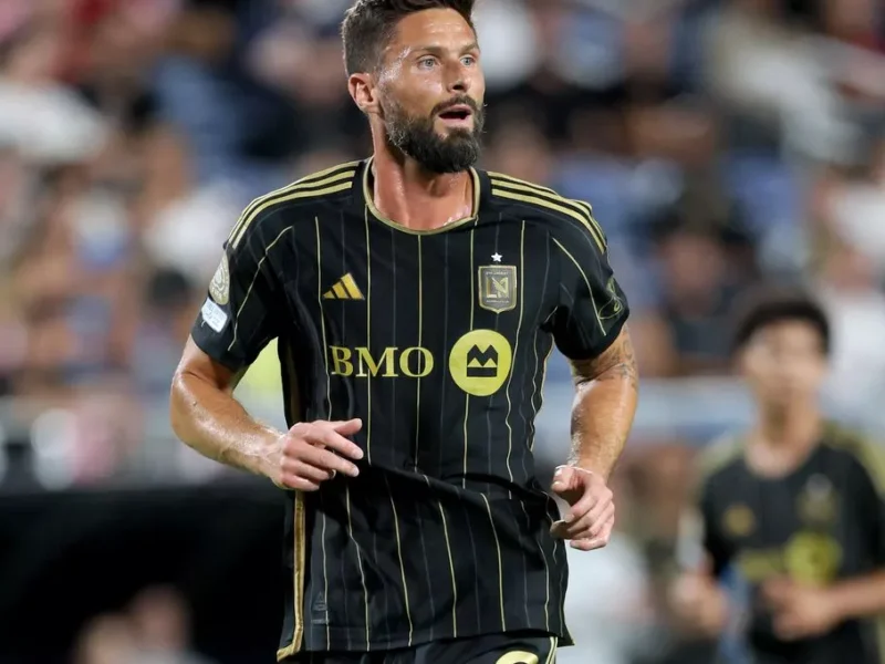 Giroud plans homecoming, half methods with American membership