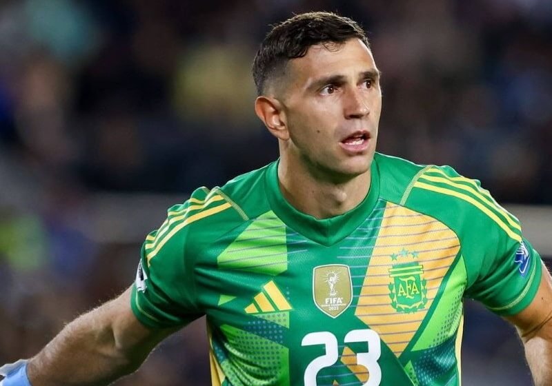 Man United line up Emiliano Martinez to switch Onana