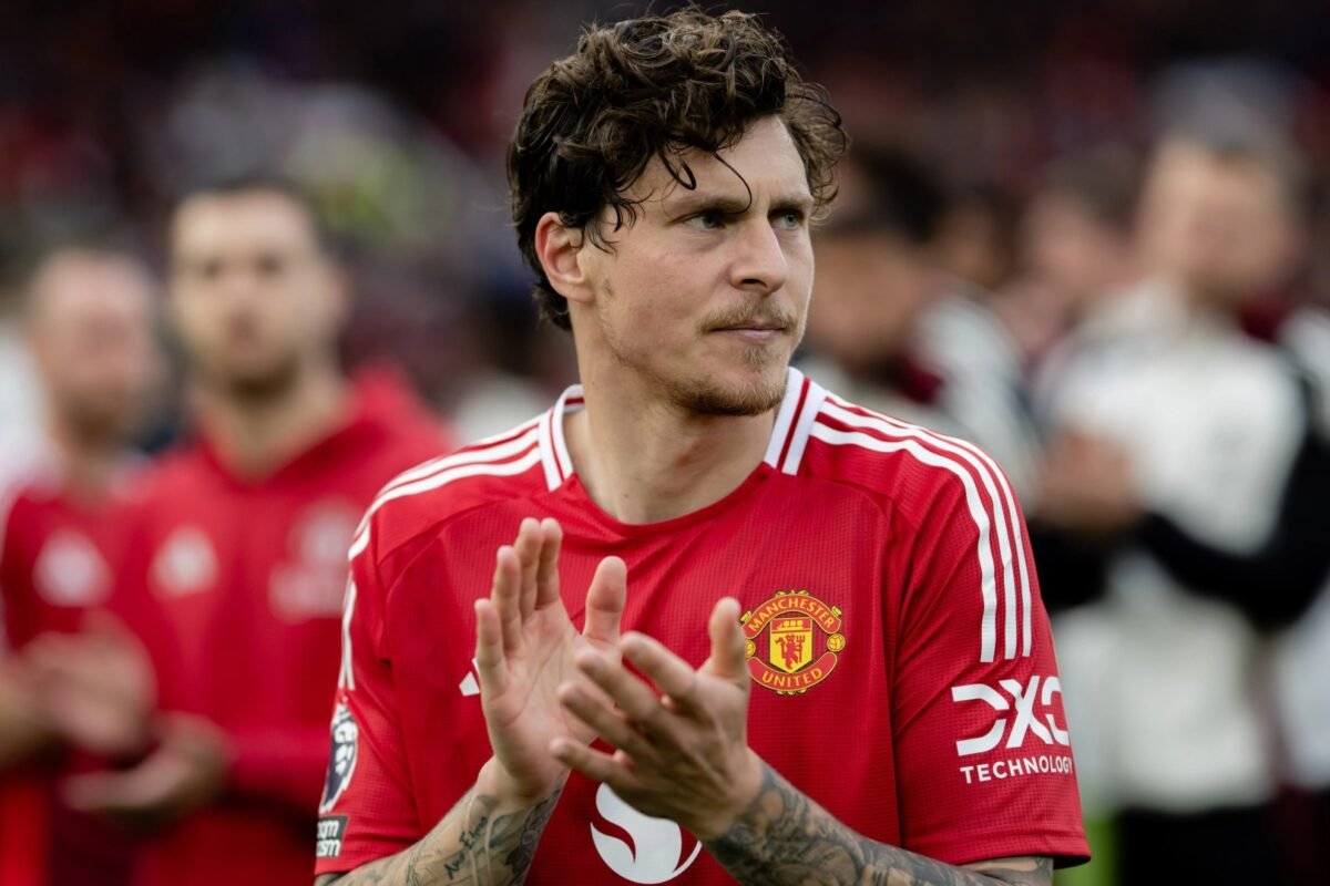 Manchester United provide star new deal as three senior gamers get launched