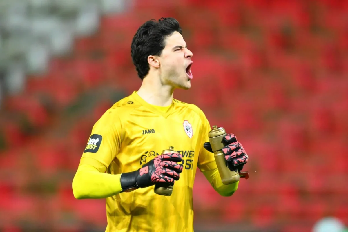 NEW GOALKEEPER ALERT! Manchester United agree €21m deal for Senne Lammens – Softfootball
