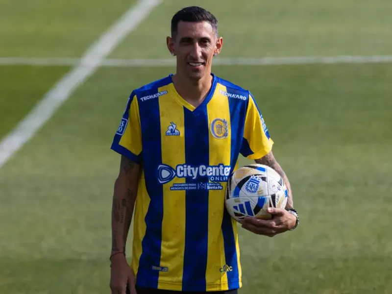 Di Maria breaks down in tears after emotional Rosario Central return