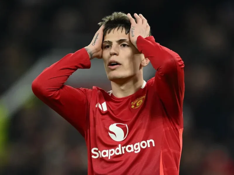 Manchester United eye Garnacho-Jackson swap