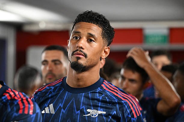 Saliba Shrugs Off Madrid Rumours, Commits to Arsenal’s Trophy Hunt