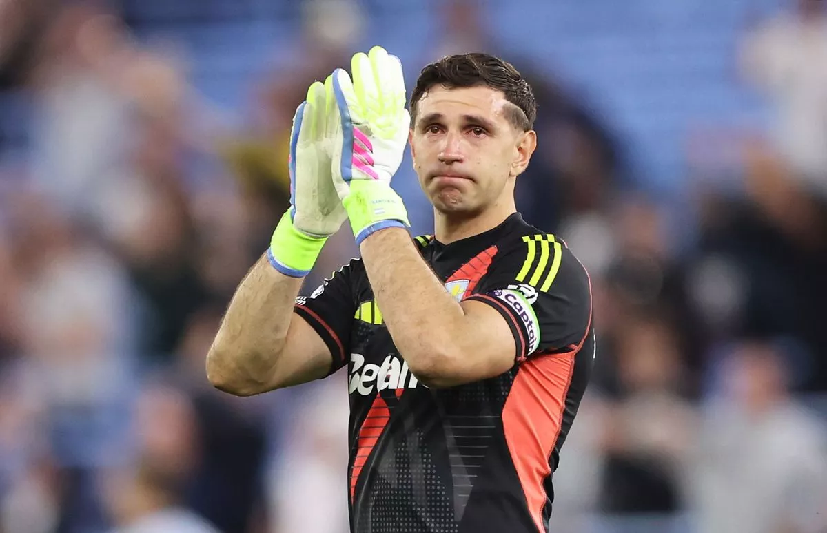 Man United renew efforts to land Aston Villa goalkeeper Emiliano Martinez – Softfootball