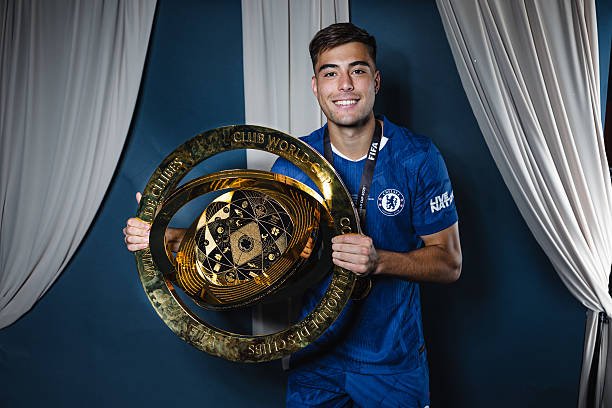 Borussia Dortmund push for Aaron Anselmino as a part of Chukwuemeka take care of Chelsea