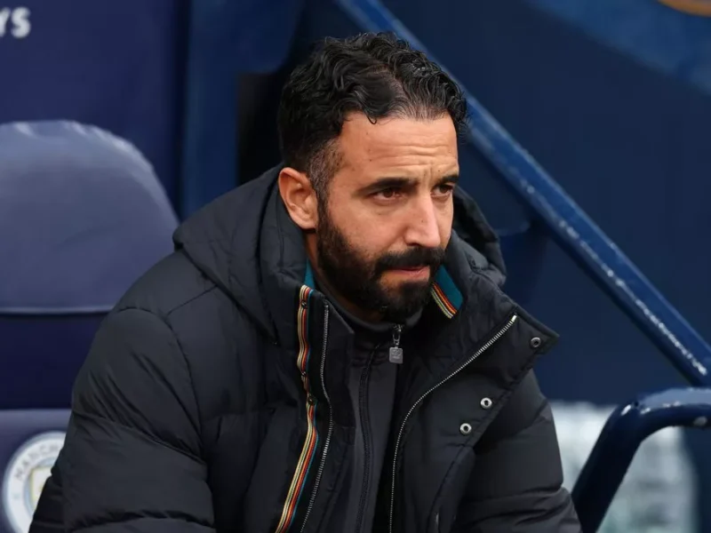 Rúben Amorim Backs Zirkzee and Mainoo Amid Manchester United Choice Debate – Softfootball
