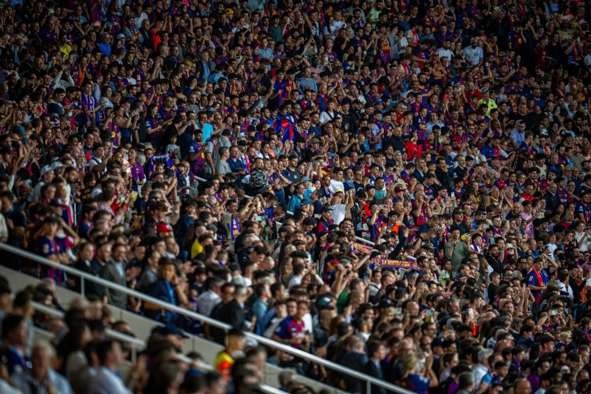 Followers Response as PSG Overpower Barcelona in Second-Half Comeback – Softfootball