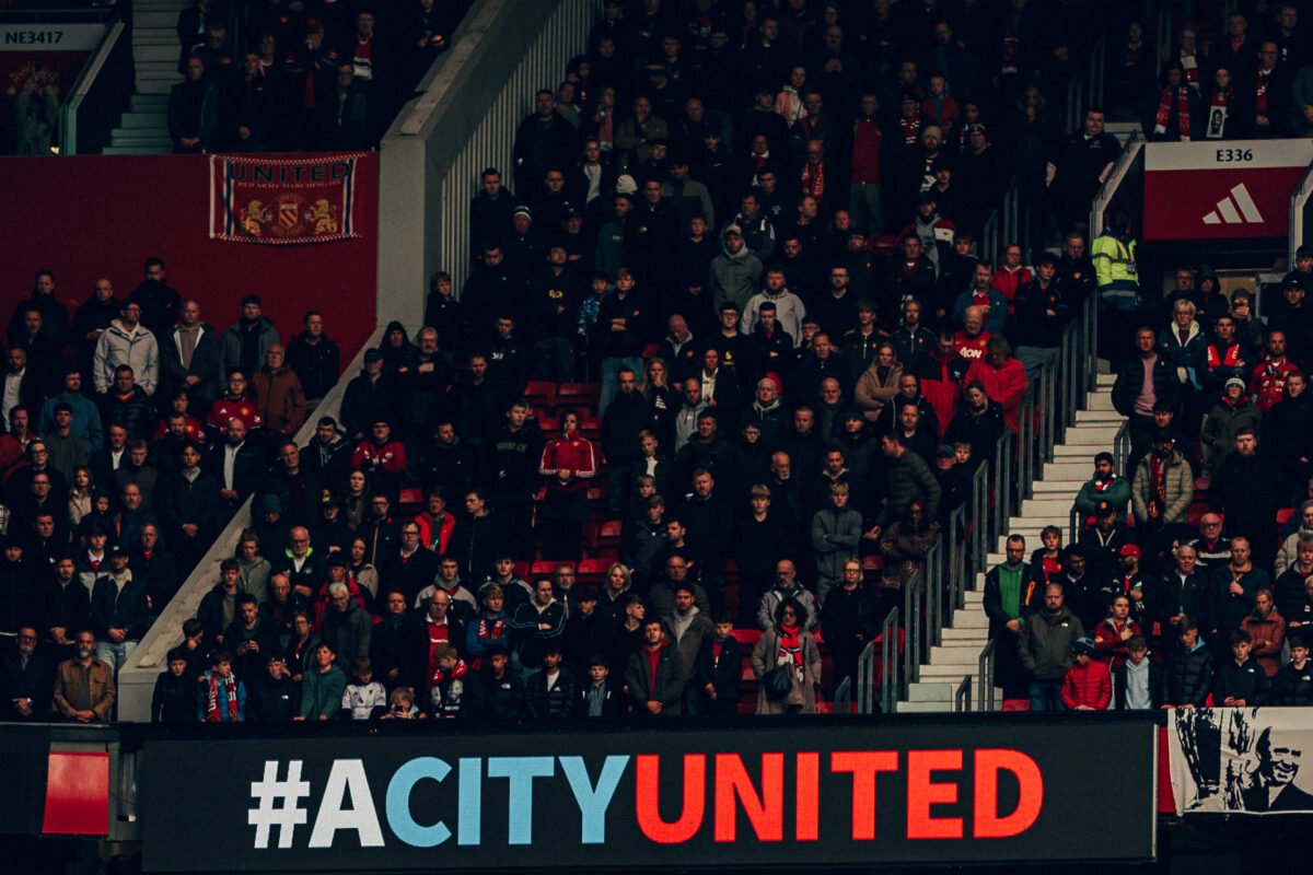 Manchester United Followers React as Reds Safe First Clear Sheet of the season – Softfootball