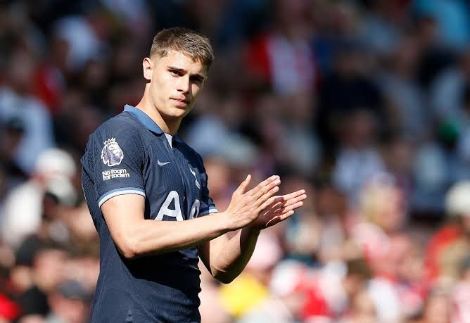 Micky van de Ven proud to captain Tottenham and rating his first UCL objective – Softfootball