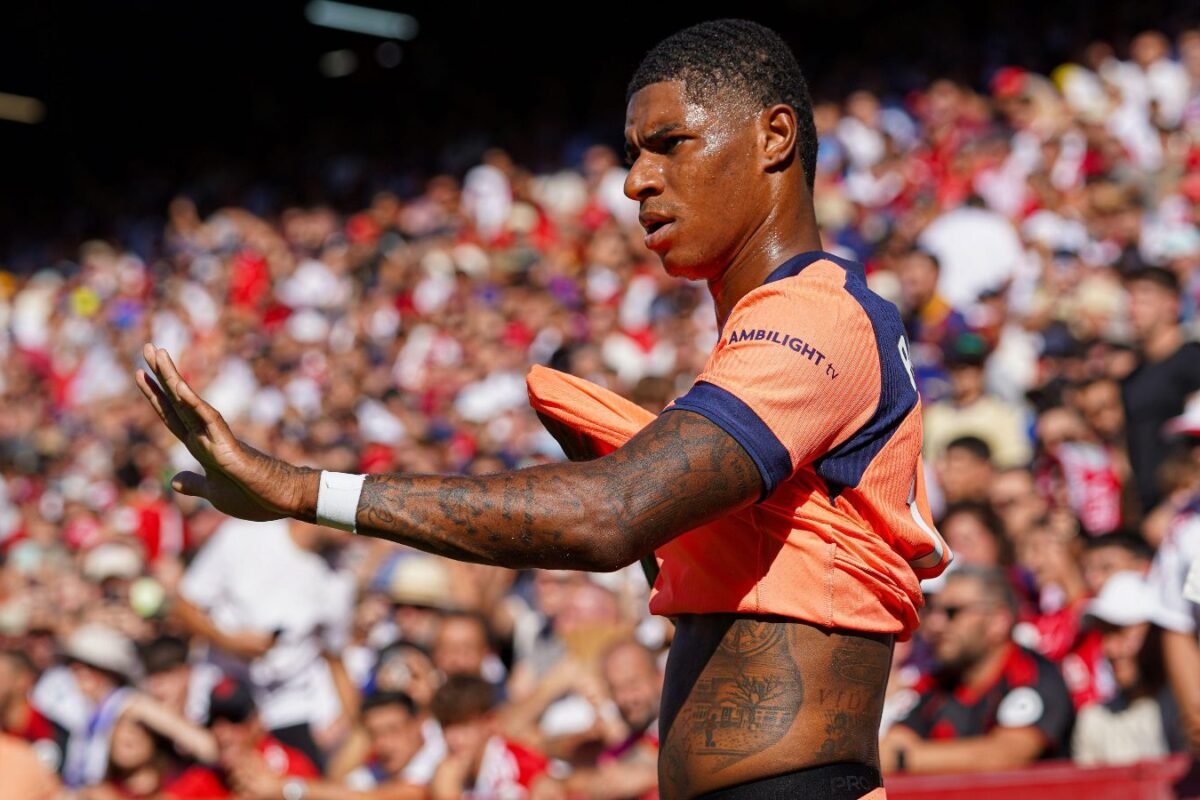 Marcus Rashford scores first La Liga aim for Barcelona with beautiful volley