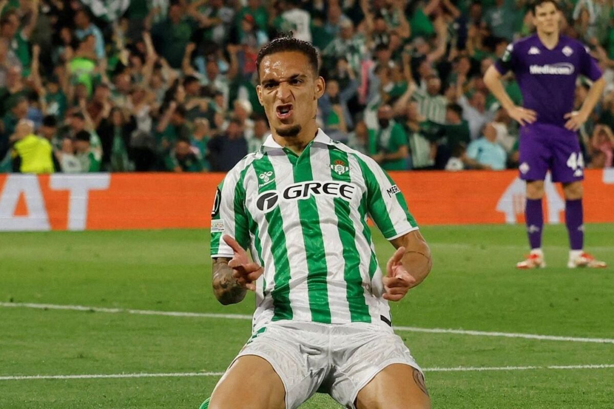 Antony’s Loyalty to Actual Betis Sparks Blended Reactions Amongst Followers – Softfootball