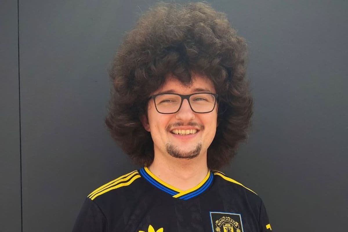 Bro Is By no means Reducing His Hair Quickly – Followers React as Man United fan Hair Problem Resets – Softfootball