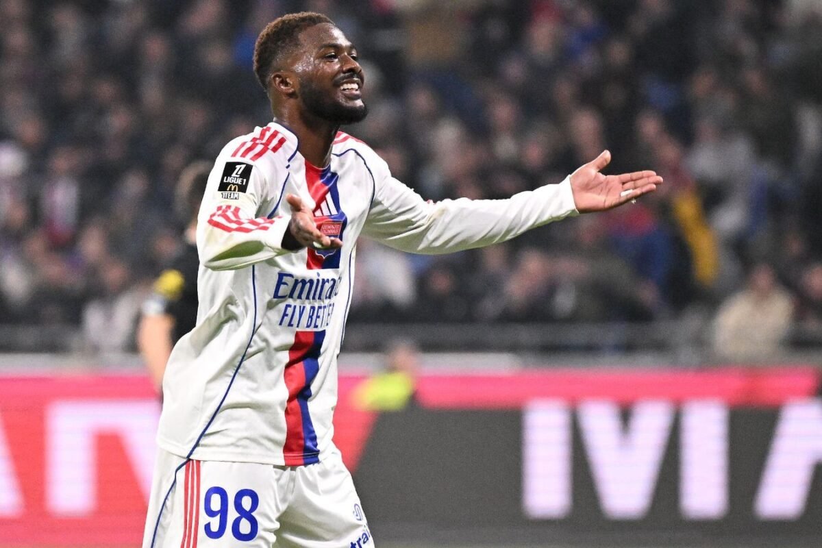 Ex Arsenal star Ainsley Maitland-Niles scores unbelievable lob vs. PSG