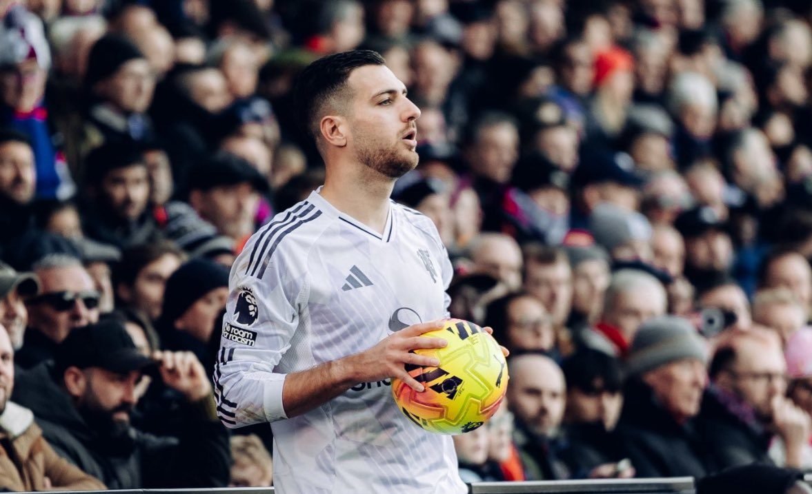 Dalot speaks on Milestone as He Hits 150 Premier League Appearances – Softfootball