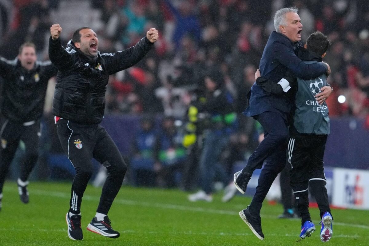 Each crew to have performed in knockouts