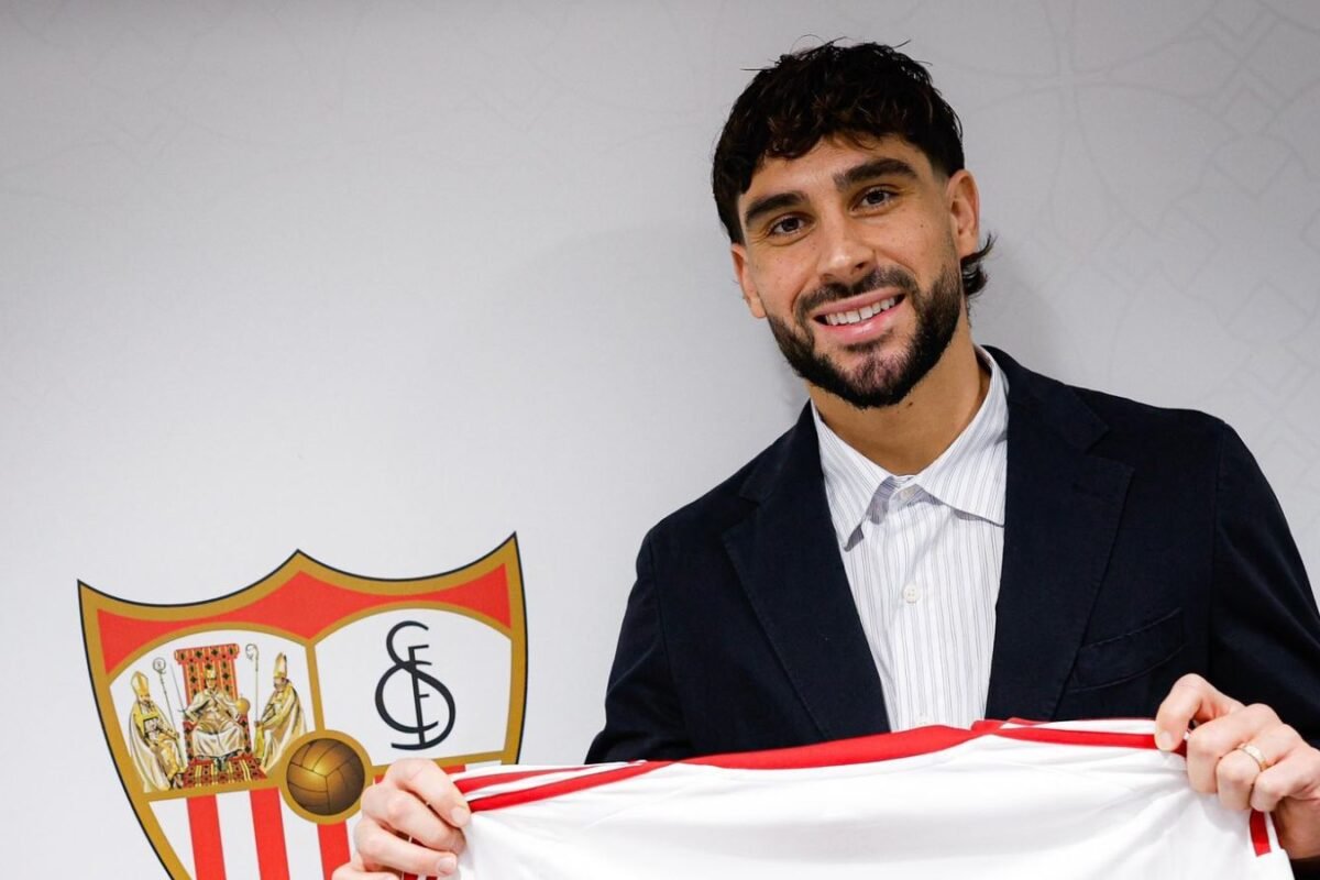 Neal Maupay to Sevilla is essentially the most Soccer Supervisor switch ever