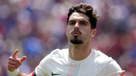Manchester Metropolis Be a part of Race for Chelsea Winger Pedro Neto – Softfootball