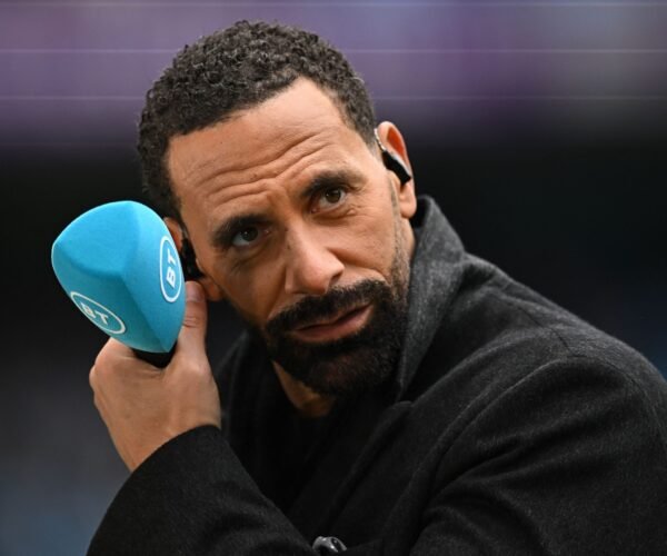 Rio Ferdinand Defends Chelsea Boss Liam Rosenior as Joel Beya Calls Out Harsh Meme Criticism – Softfootball