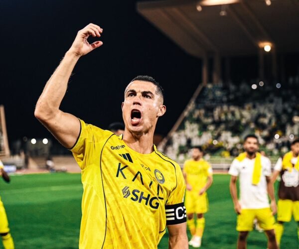 Ronaldo Returns With a Bang as Objective No 962 Takes Him Nearer to 1000 – Softfootball