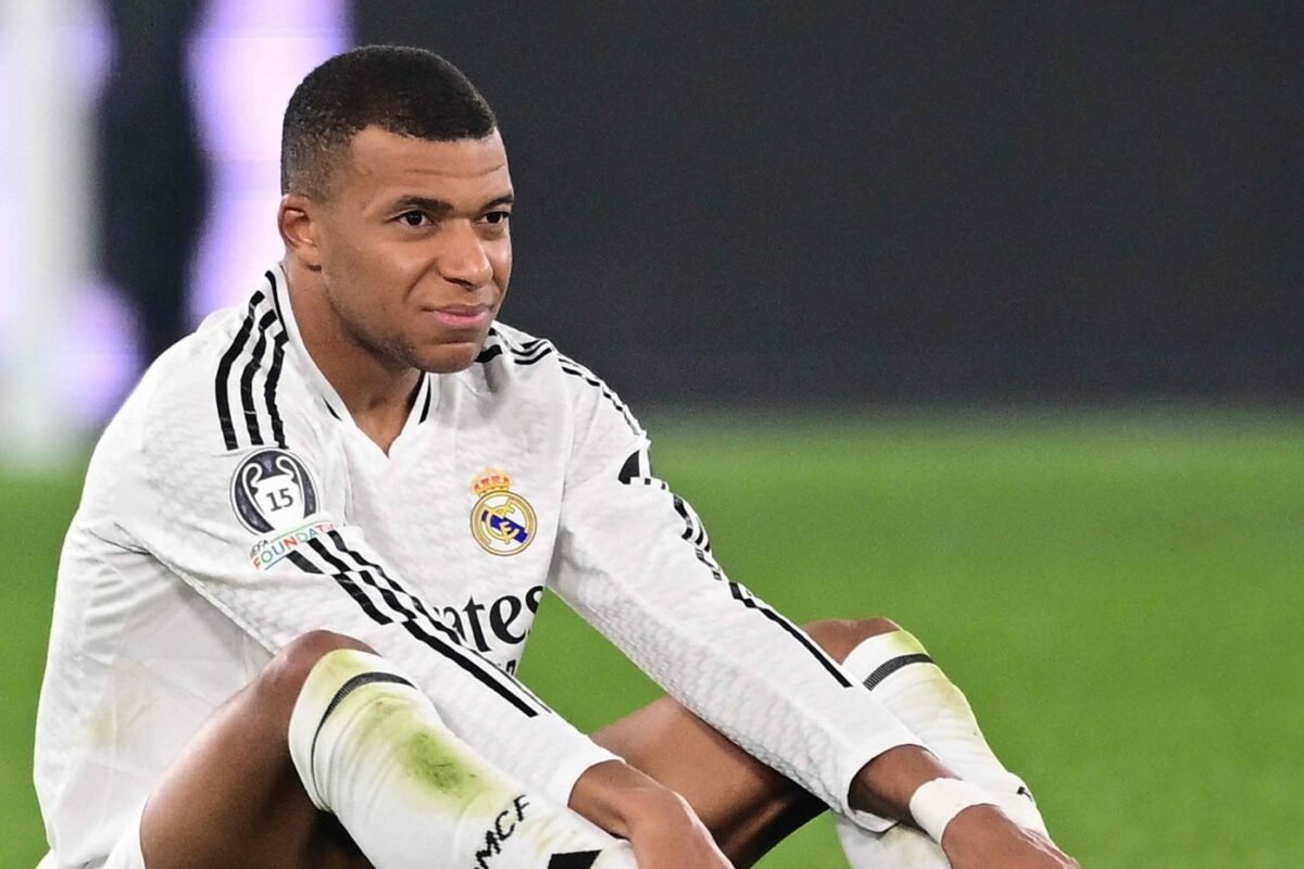 Mbappé Set for Prolonged Absence as Actual Madrid Train Warning Over Knee Harm – Softfootball