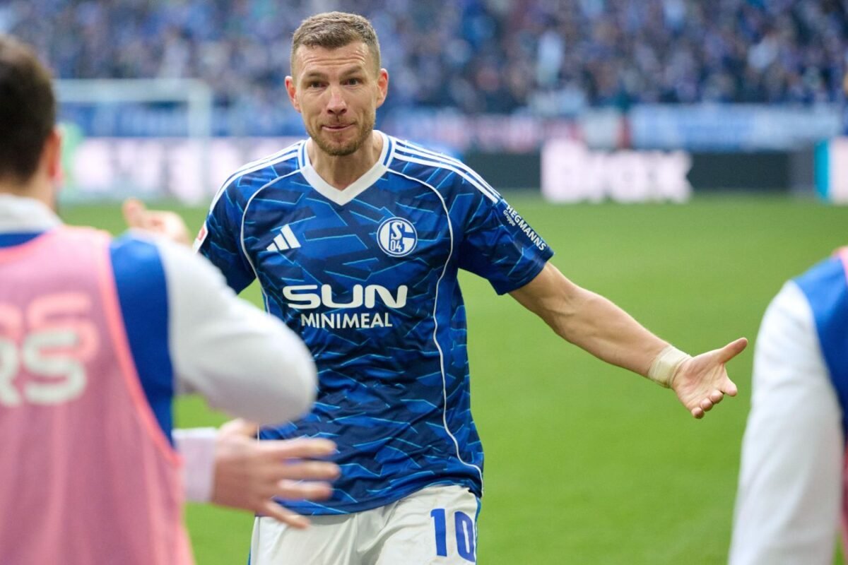Edin Dzeko is rolling again the years as Schalke search redemption