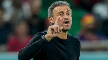 Luis Enrique Warns PSG of “Lure Match” as Liverpool Goal for Anfield Comeback – Softfootball
