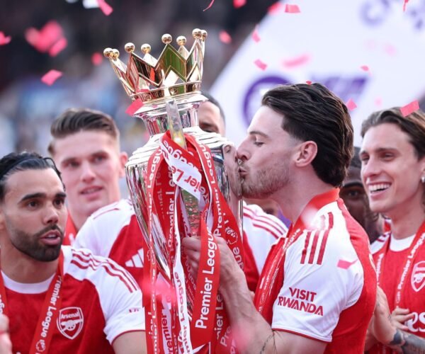 Arsenal Share Emotional Premier League Parade Celebration – Softfootball