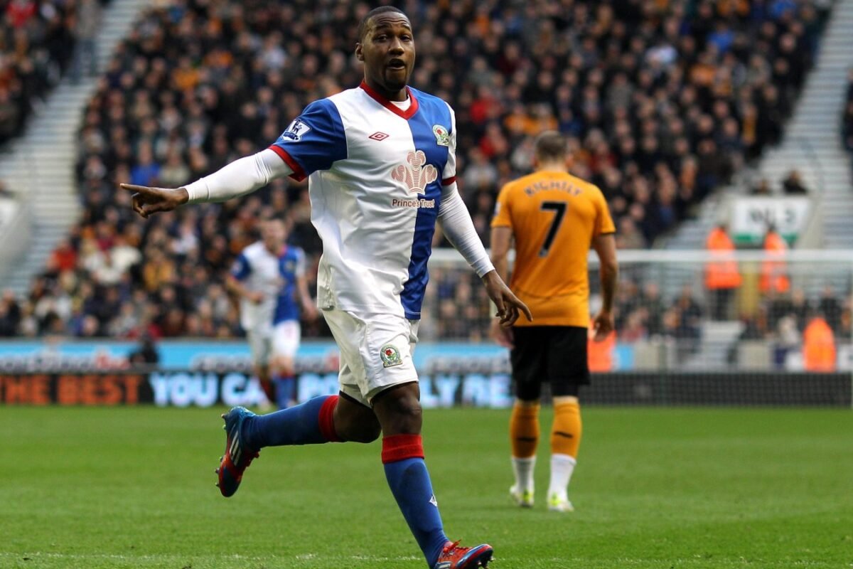 Identify each Canadian to have performed within the Premier League