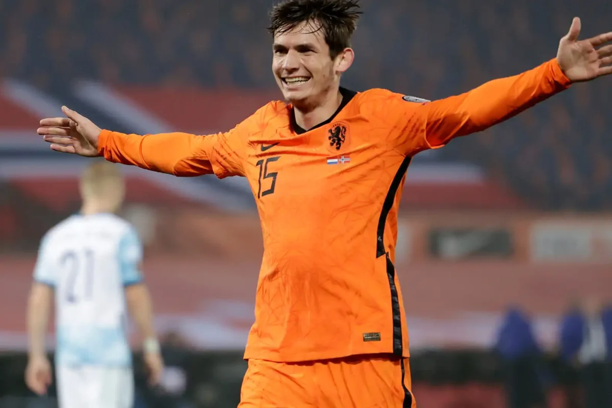 Roma Agree Deal to Signal Atalanta Captain Marten de Roon