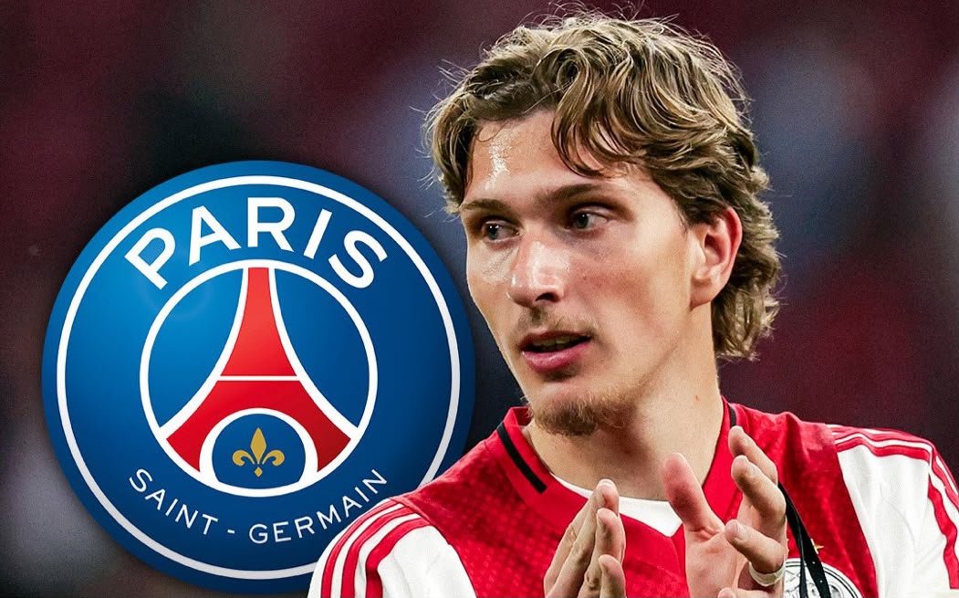 PSG Submit Official Bid for Ajax Winger Mika Godts – Softfootball
