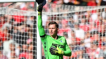 Crystal Palace Reject Nottingham Forest Bid for Dean Henderson