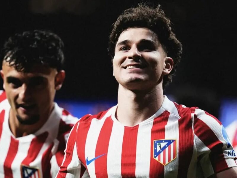 Barcelona Director Deco Confirms Julián Álvarez Chapter Is Over