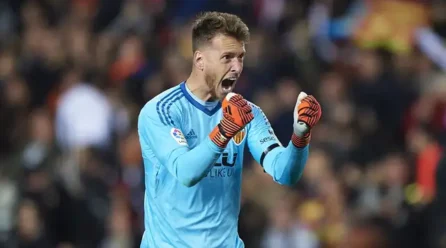Juventus Agree Deal to Re Signal Neto After Kamil Grabara Damage