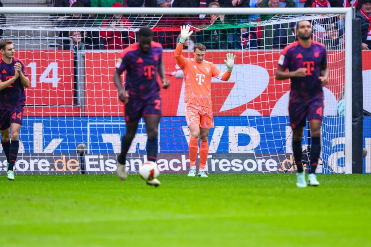 Manuel Neuer units undesirable Bundesliga document with all-time howler