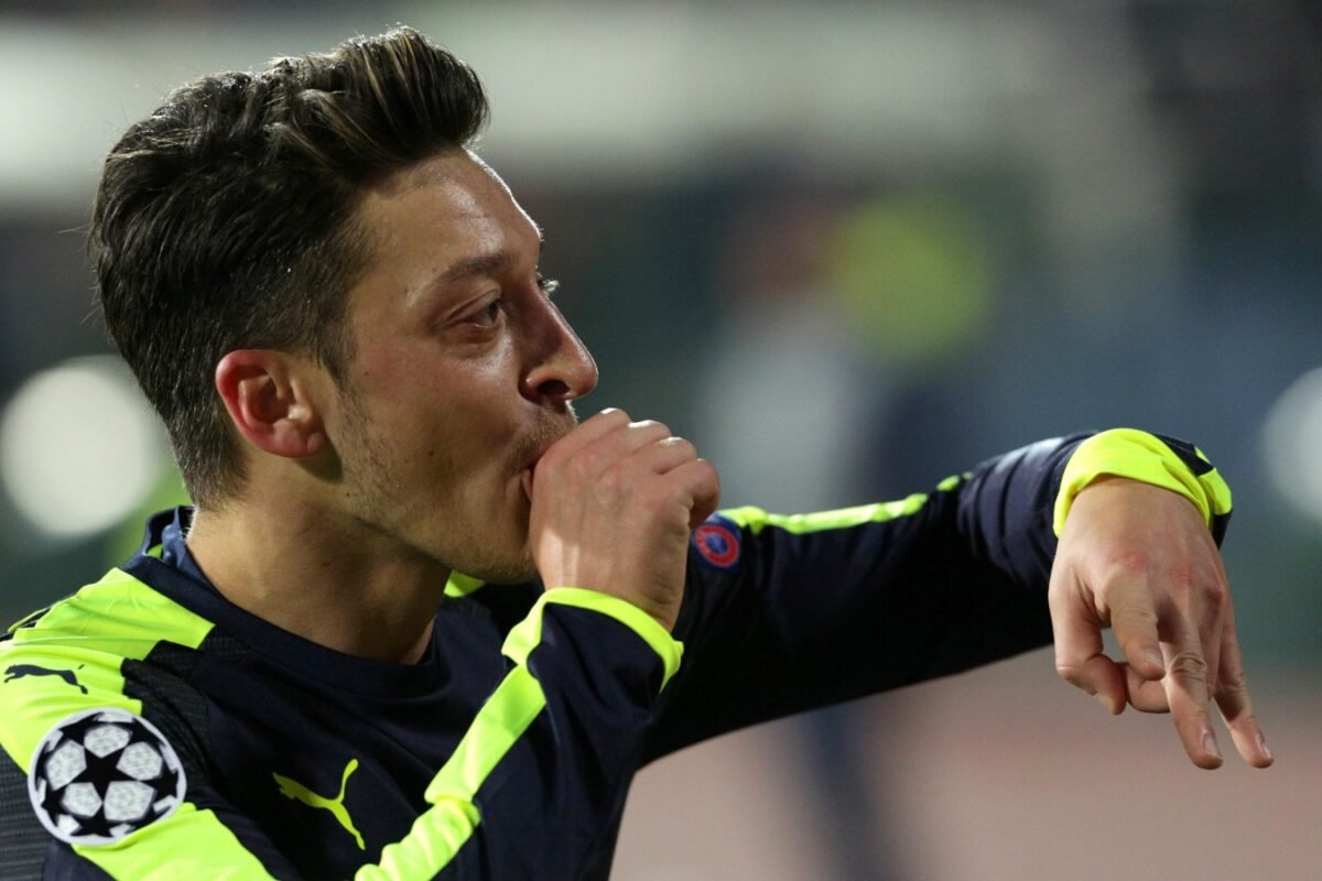 The jaw-dropping Mesut Ozil solo objective that is not talked about sufficient