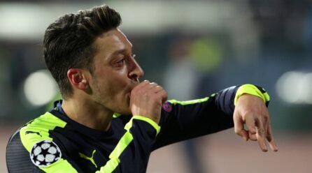 The jaw-dropping Mesut Ozil solo objective that is not talked about sufficient